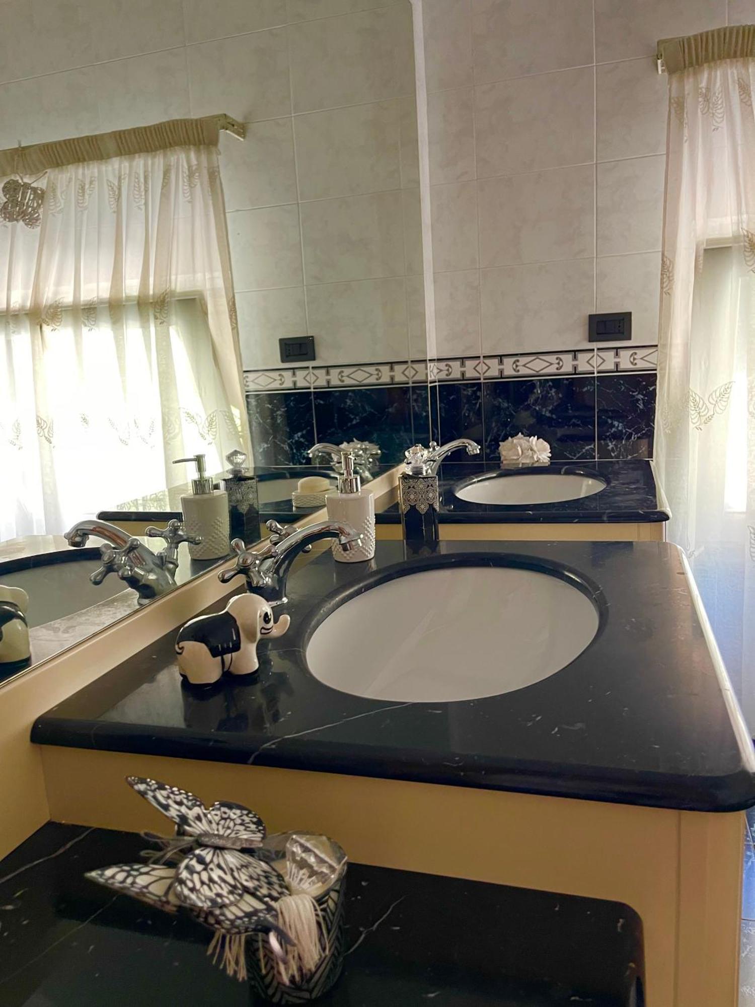 Holiday House Il Castello Di Anna Apartment Vietri Luaran gambar